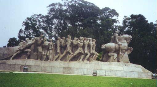 Monumento as Bandeiras